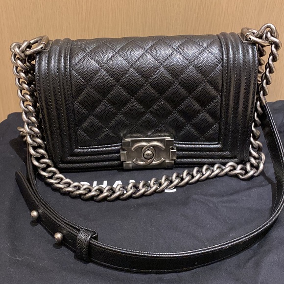 Small Chanel Boy Bag - caviar leather & ruthenium finish hardware - Picture 1 of 3